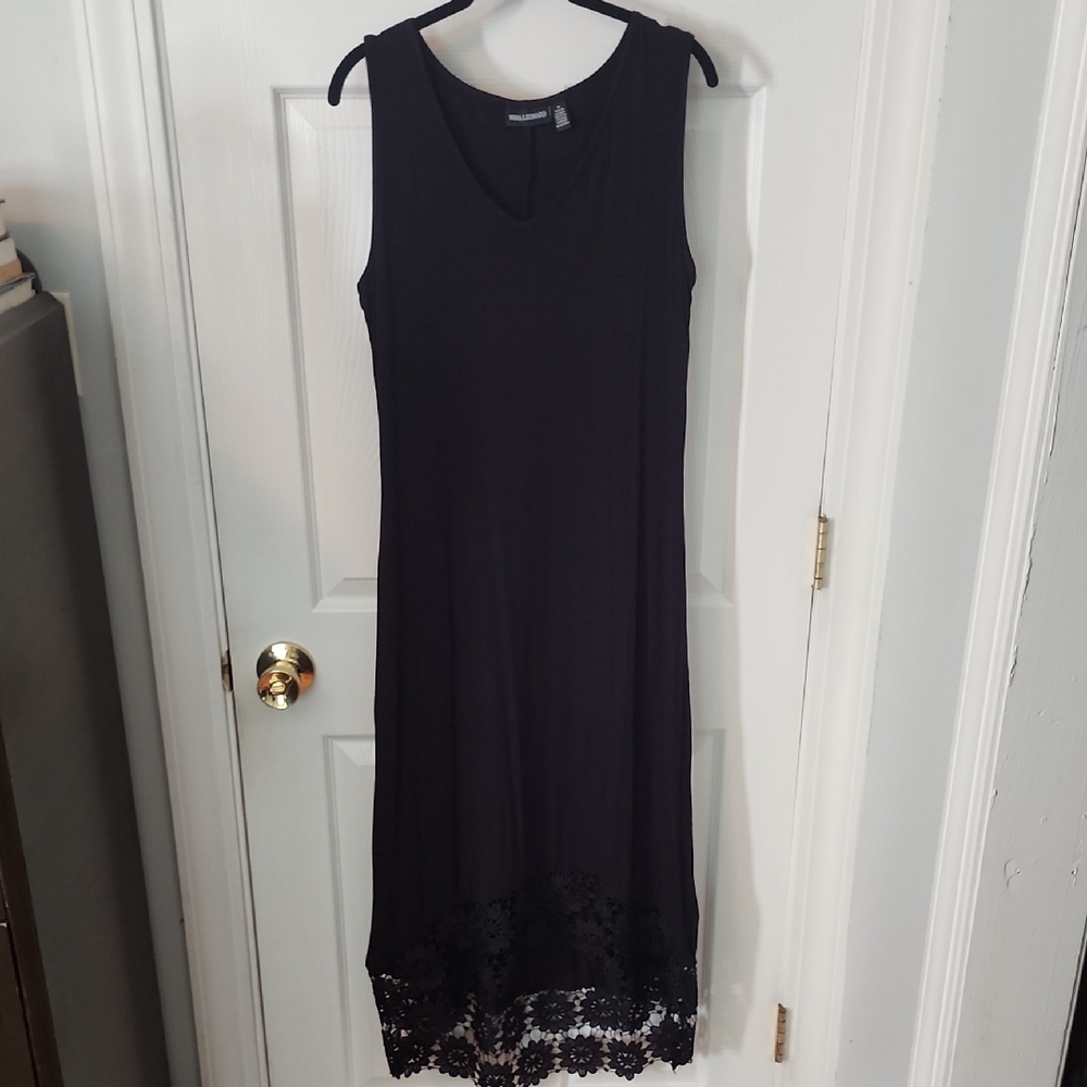 Nina Leonard Black Sleeveless V-Neck Maxi Dress With Crochet Hem